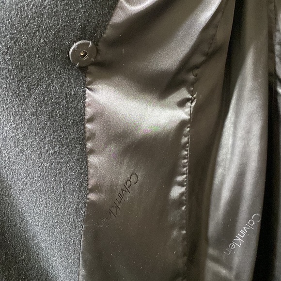 Calvin Klein black robe coat with a belt and two packets on the side used - Picture 16 of 16